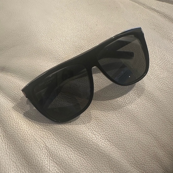 Saint Laurent flat top sunglasses with silver accent - Picture 3 of 7